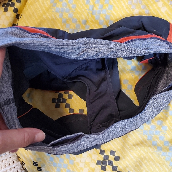 LULULEMON Low-Rise lined Athletic Shorts Sz 6 - Picture 5 of 6